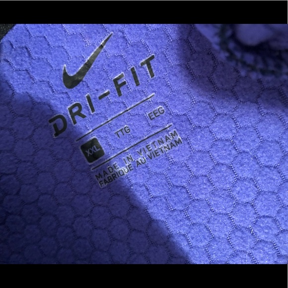 Nike Performance Pullover - Picture 5 of 5